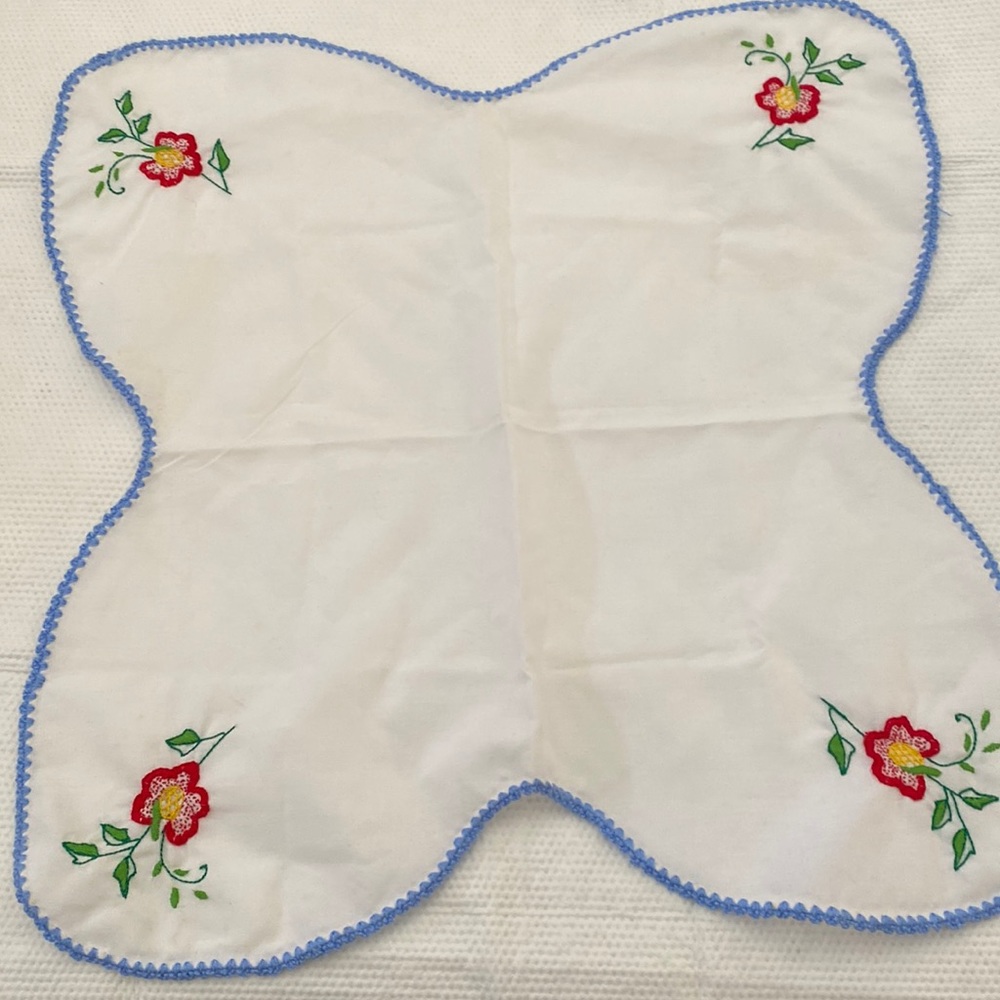 Vintage doily for your table good for hot plates and hot meals